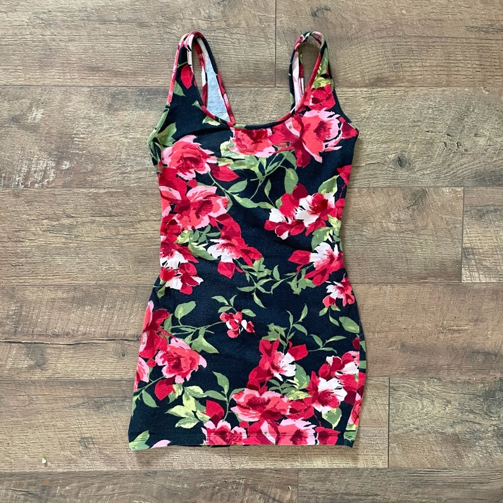 FOREVER 21 Red Rose Tunic Tank Top